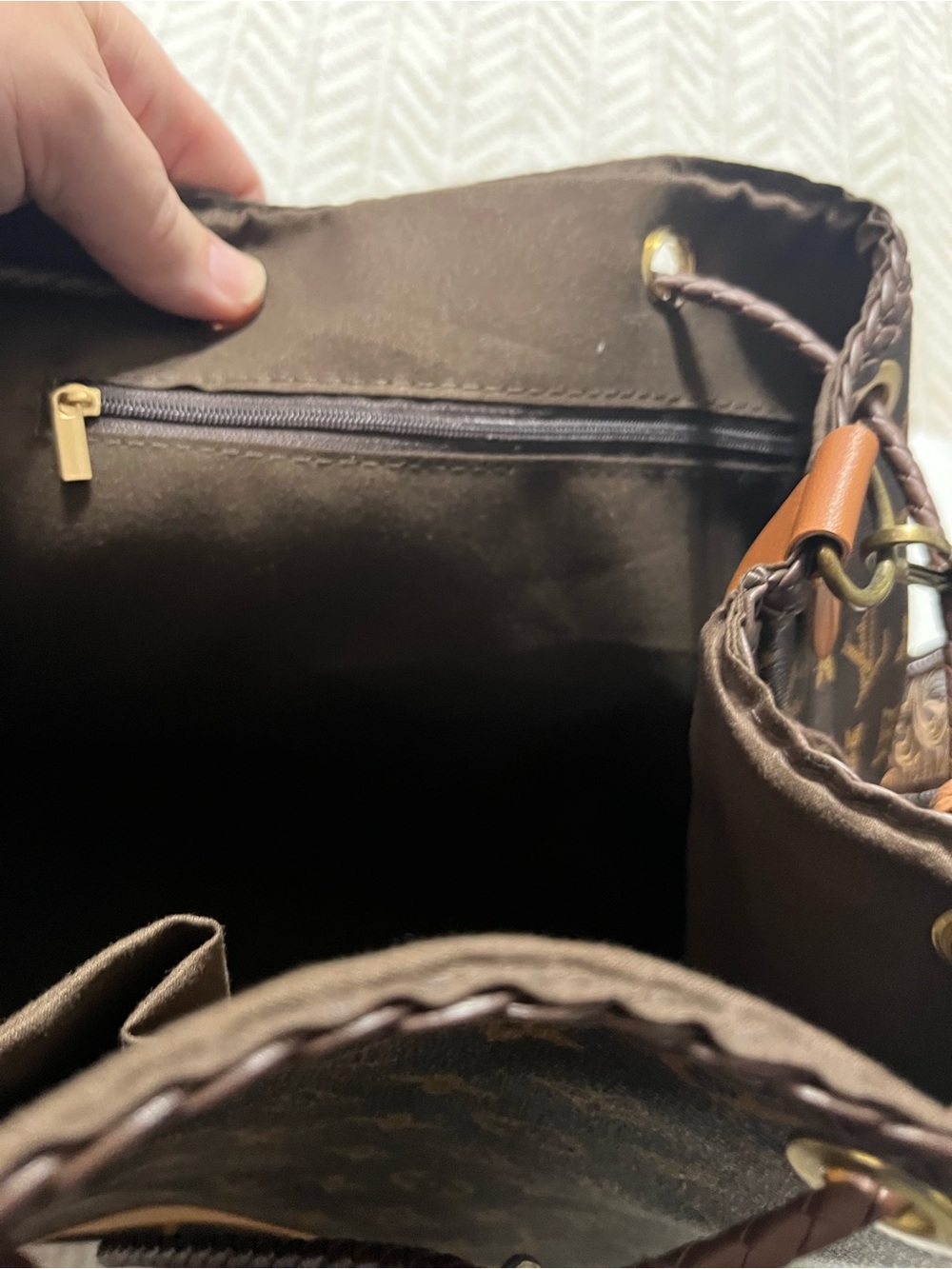 Louis Vuitton Luxury Monogram Brown Leather Shoulder Bag - Picture 5 of 16
